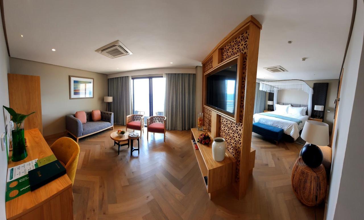 Sunbird Waterfront Hotel Salima Exterior photo