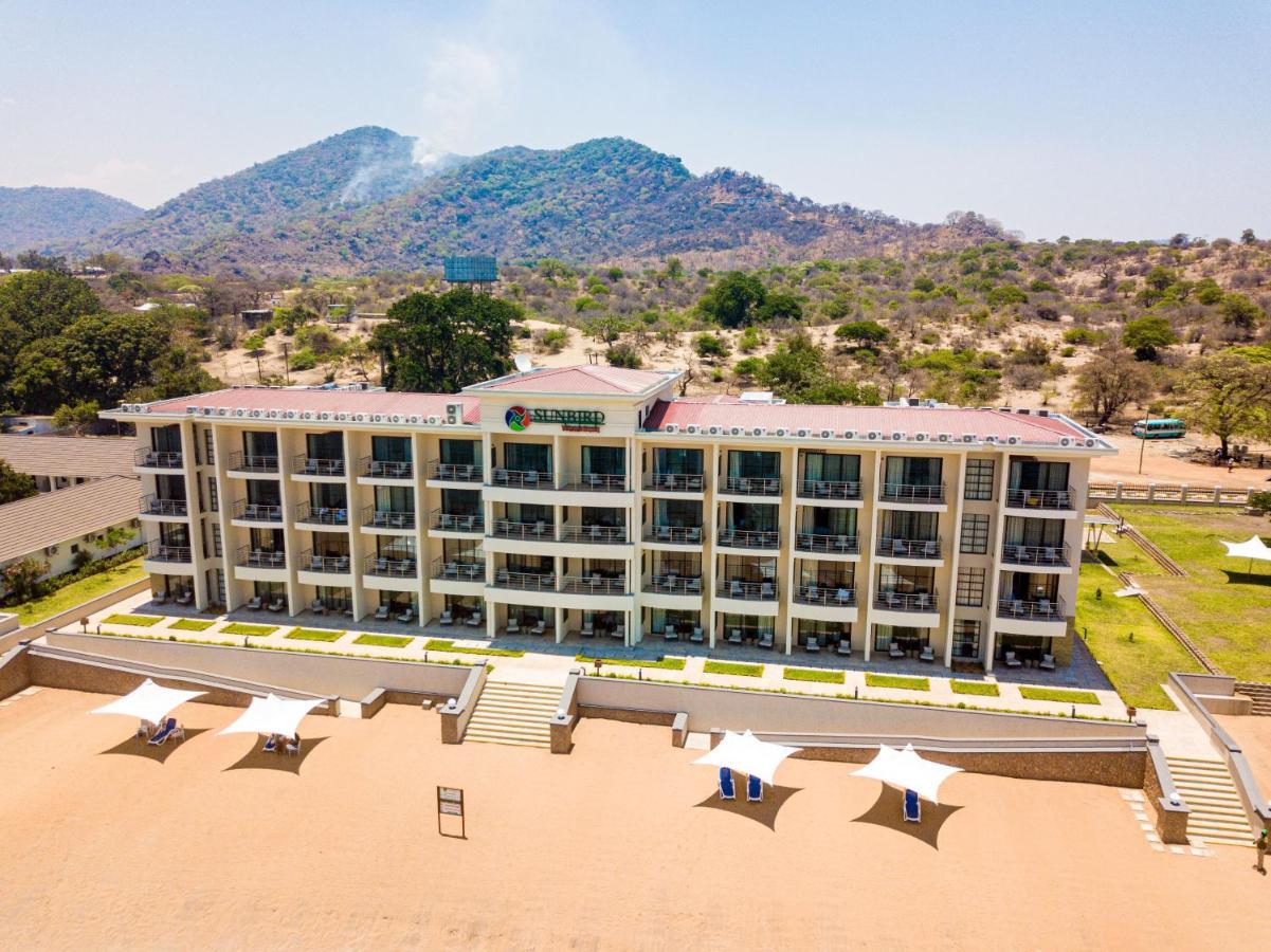 Sunbird Waterfront Hotel Salima Exterior photo
